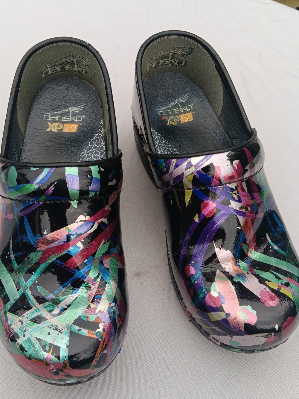 Dansko Black Patent Clogs with Multicolor Brushstroke Print Size 36 (US 5.5-6)